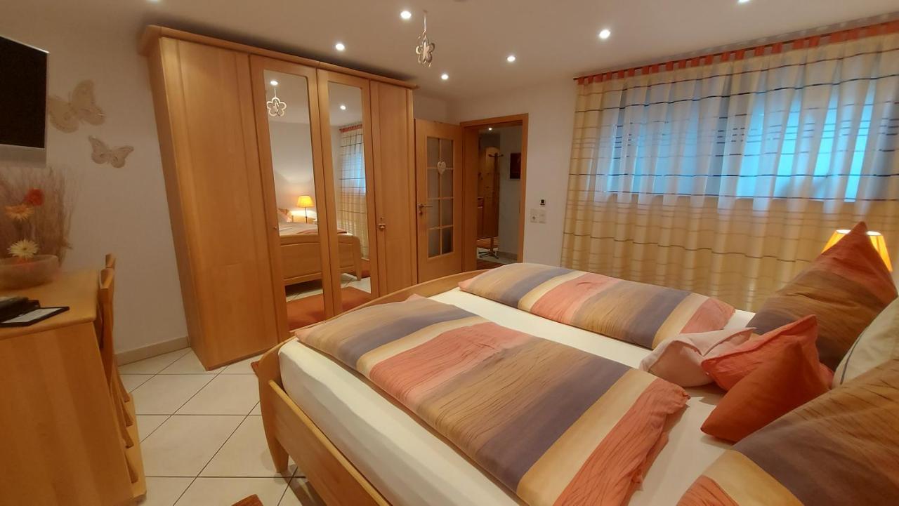 Ferienwohnung Zum Weinberg Гроскарлбах Екстер'єр фото